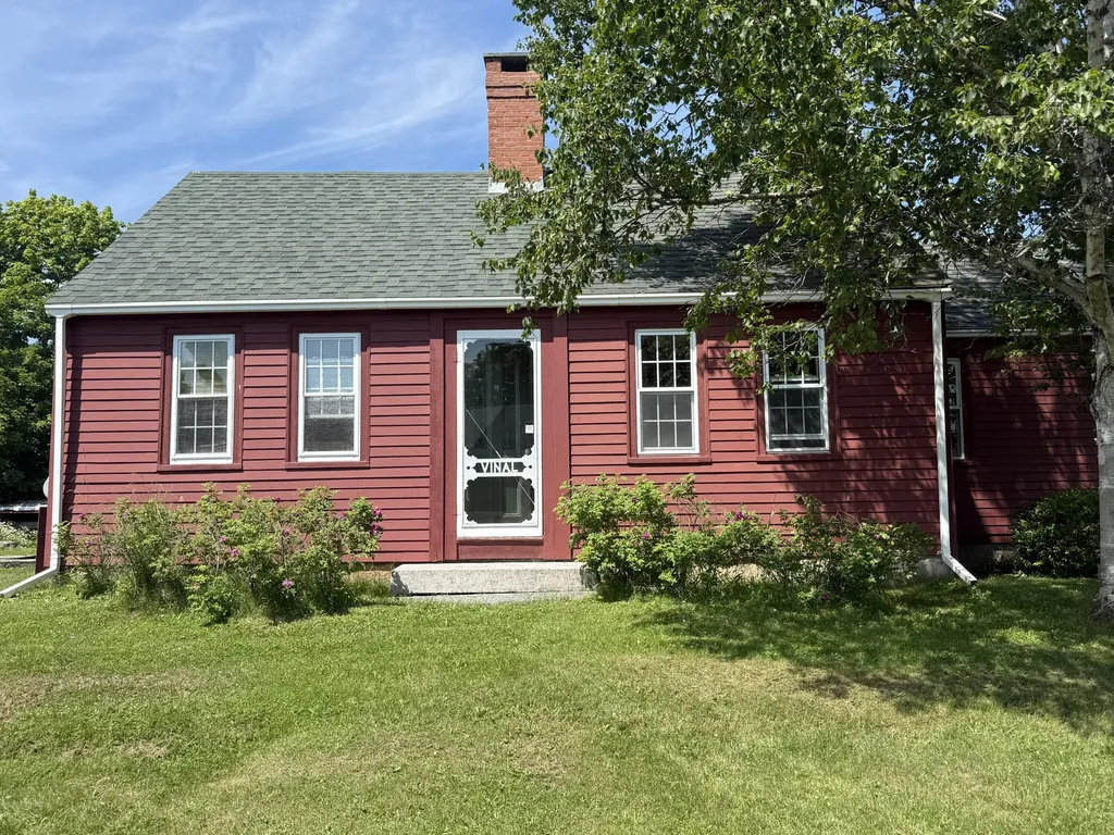 5 Chestnut Street Vinalhaven ME 04863