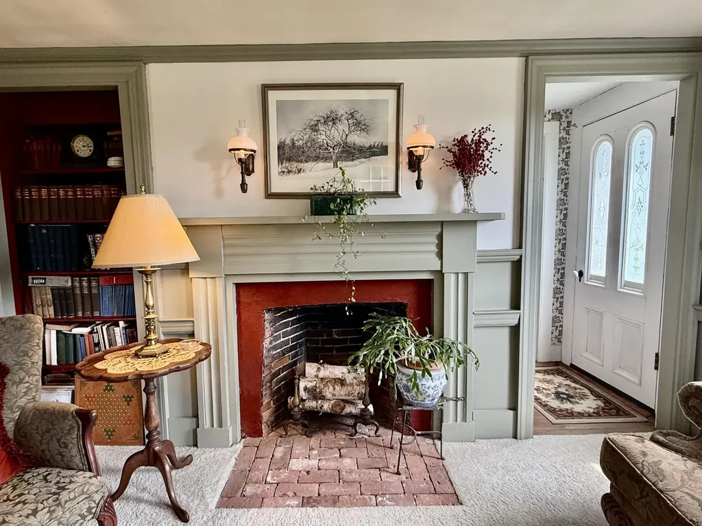 5 Chestnut Street Vinalhaven ME 04863