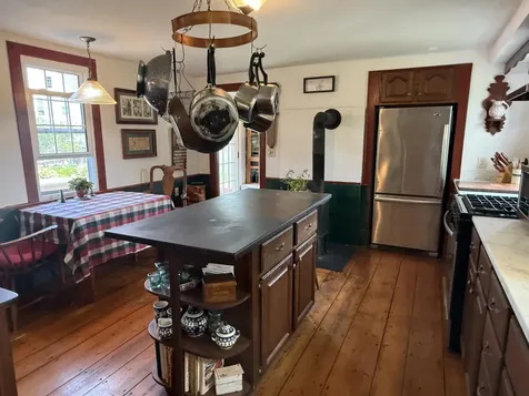 5 Chestnut Street Vinalhaven ME 04863