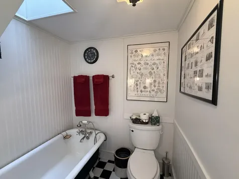 5 Chestnut Street Vinalhaven ME 04863