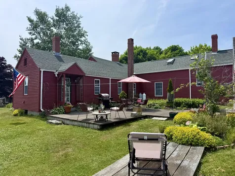5 Chestnut Street Vinalhaven ME 04863