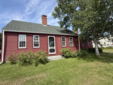 5 Chestnut Street Vinalhaven ME 04863