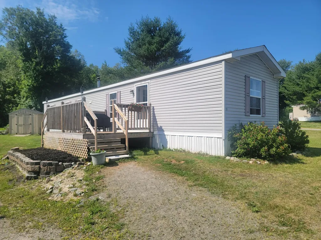 51 Lorna Lane Glenburn ME 04401