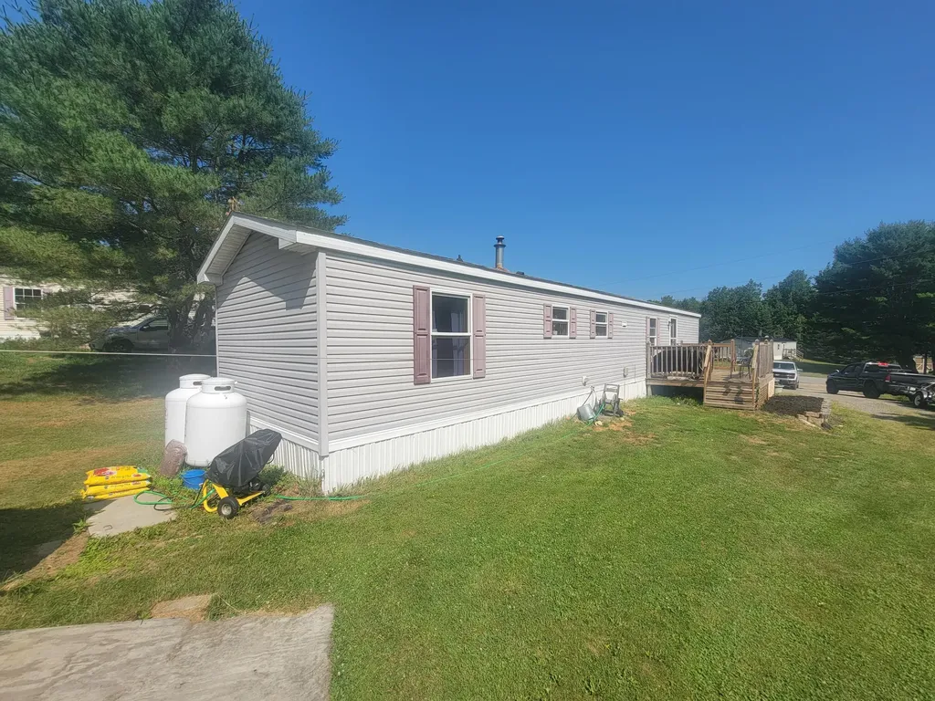 51 Lorna Lane Glenburn ME 04401