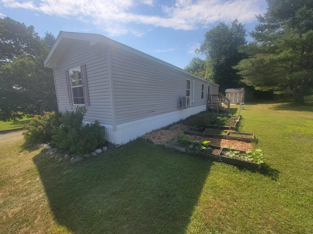 51 Lorna Lane Glenburn ME 04401