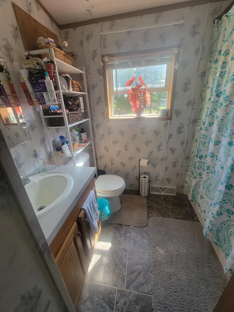 51 Lorna Lane Glenburn ME 04401