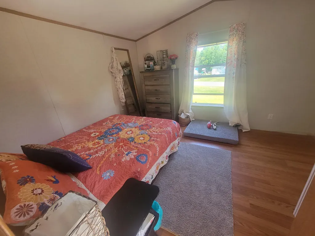 51 Lorna Lane Glenburn ME 04401