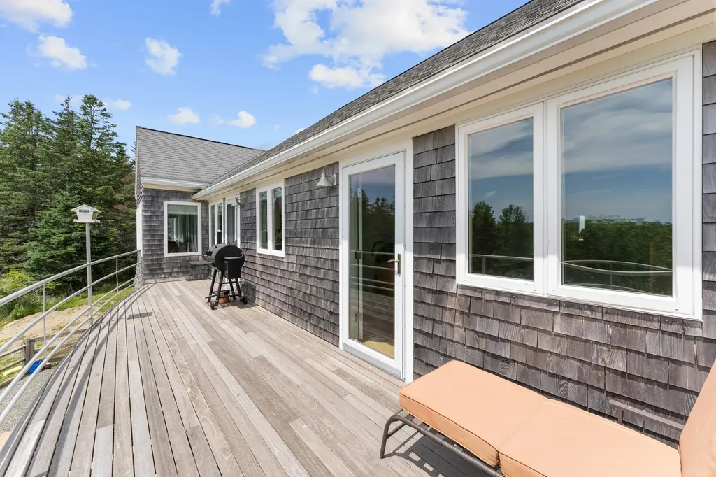 197 N Shore Road North Haven ME 04853