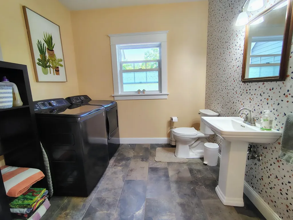6 Red Barn Road Damariscotta ME 04543