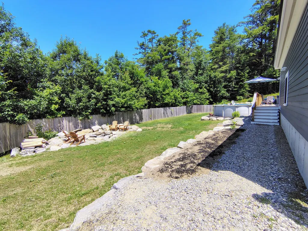 6 Red Barn Road Damariscotta ME 04543