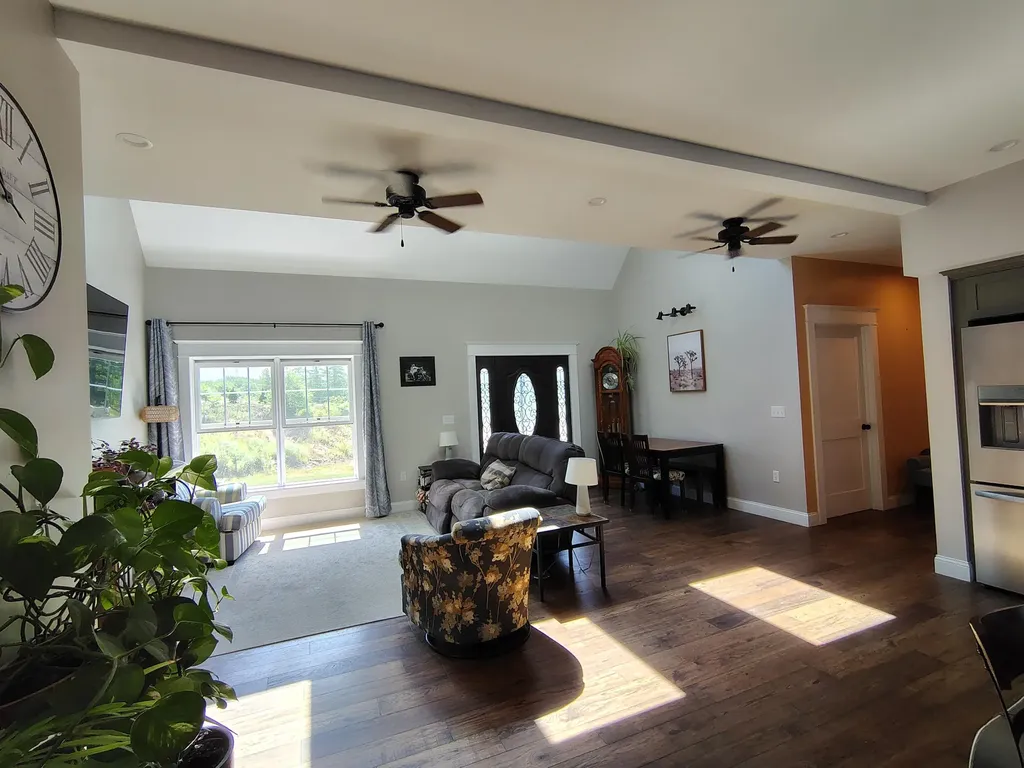 6 Red Barn Road Damariscotta ME 04543
