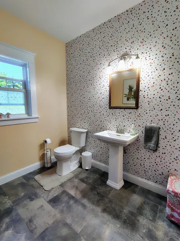 6 Red Barn Road Damariscotta ME 04543