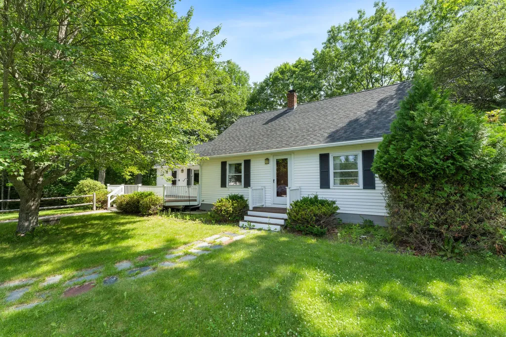 7 Ruth Avenue Hampden ME 04444