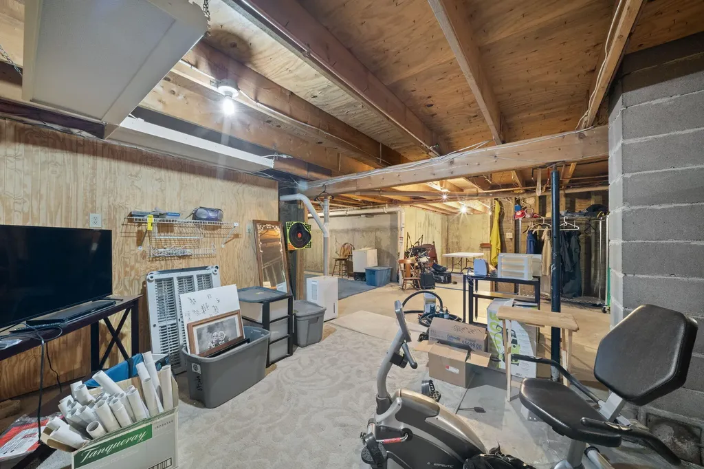 7 Ruth Avenue Hampden ME 04444