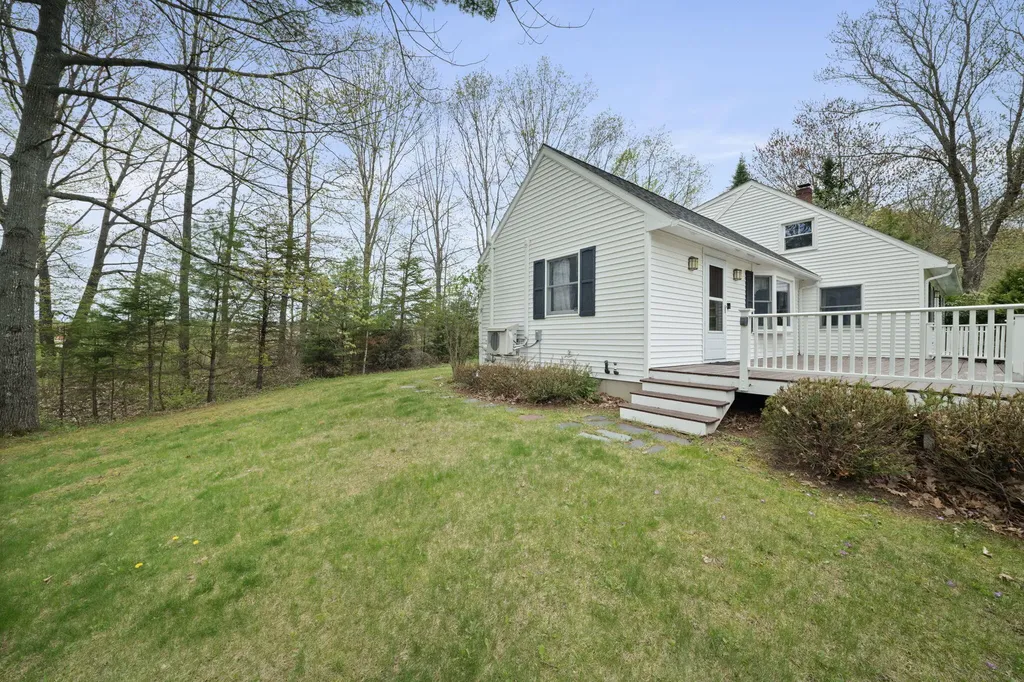 7 Ruth Avenue Hampden ME 04444