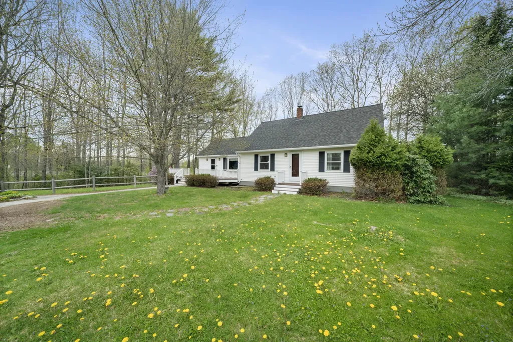 7 Ruth Avenue Hampden ME 04444