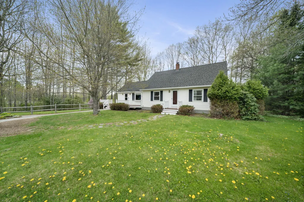 7 Ruth Avenue Hampden ME 04444
