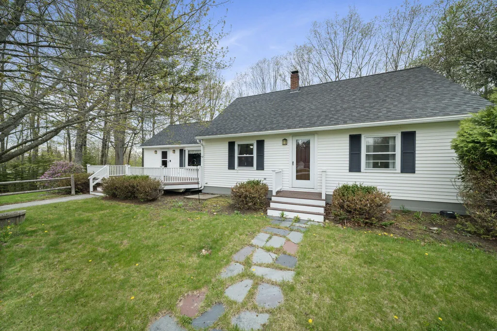 7 Ruth Avenue Hampden ME 04444