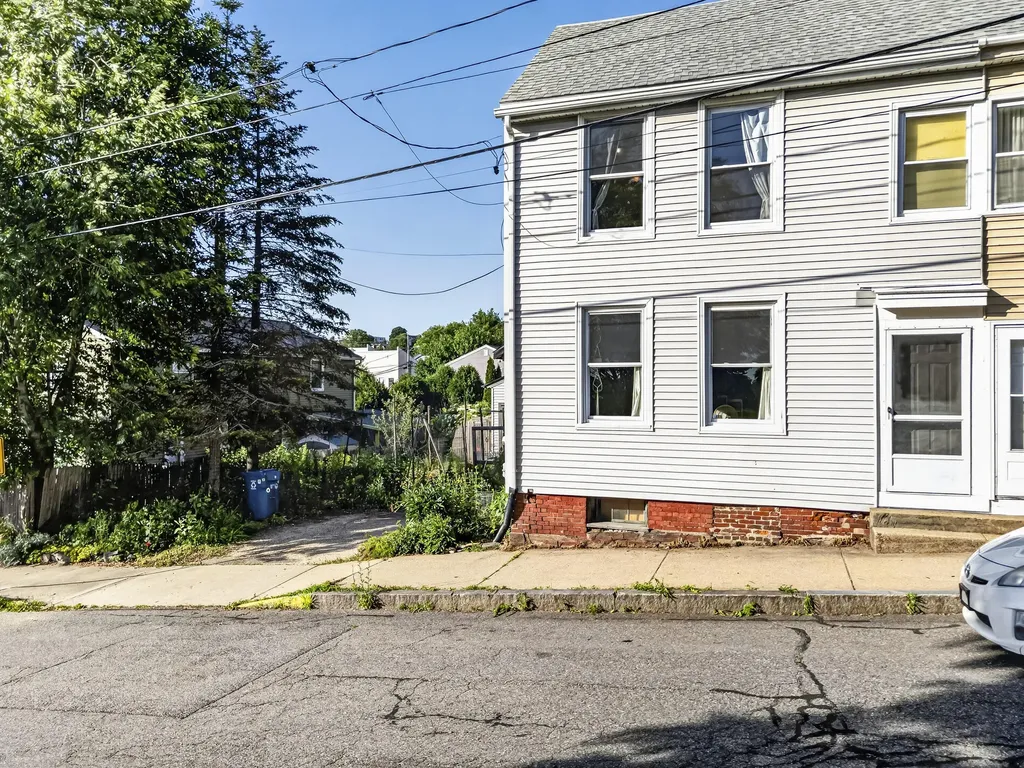 23 Mayo Street Portland ME 04101