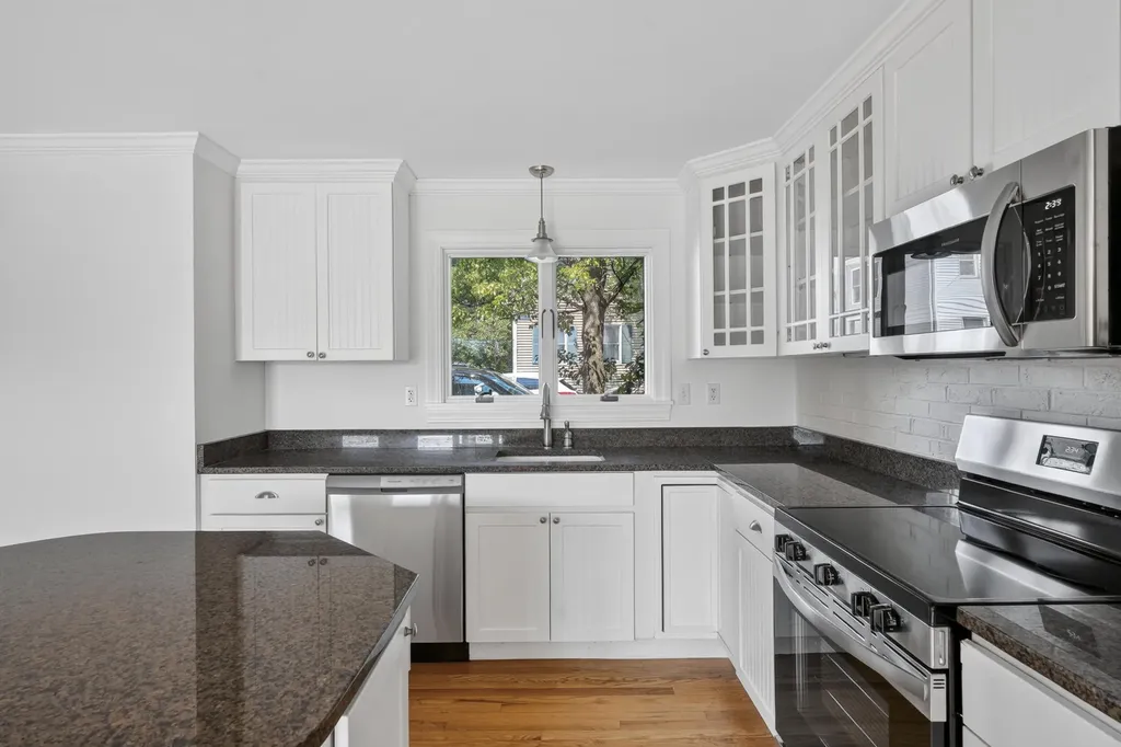 18 Ponce Street Portland ME 04101