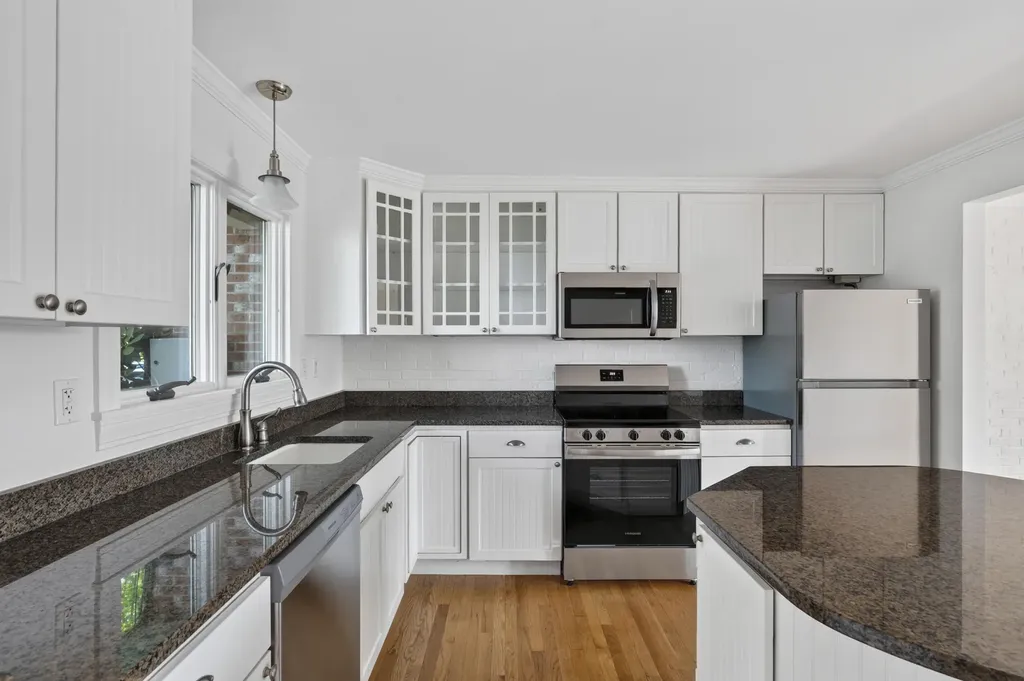 18 Ponce Street Portland ME 04101