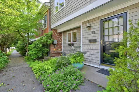 18 Ponce Street Portland ME 04101
