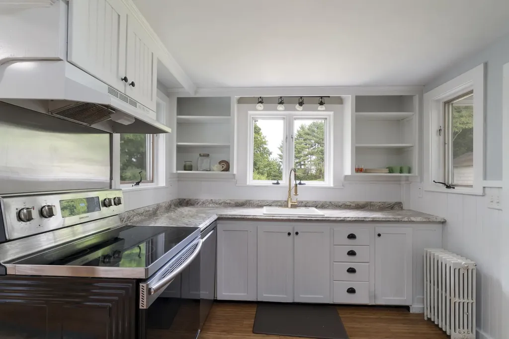 10 Blaine Avenue Augusta ME 04330