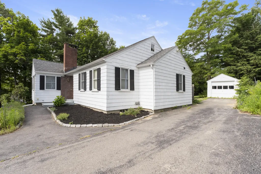 10 Blaine Avenue Augusta ME 04330