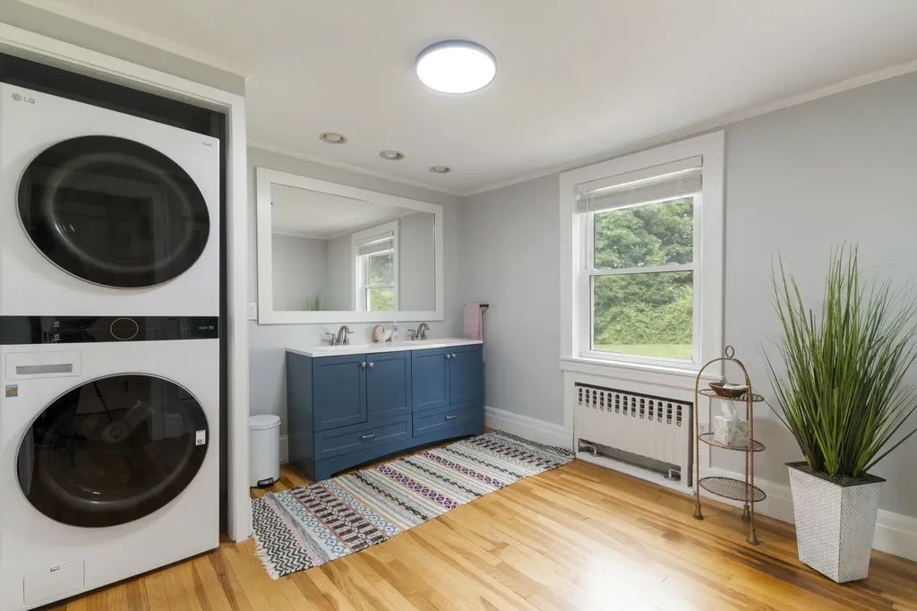 10 Blaine Avenue Augusta ME 04330