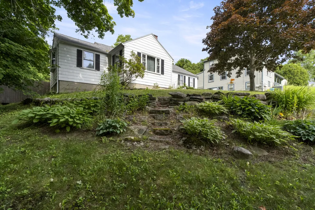 10 Blaine Avenue Augusta ME 04330