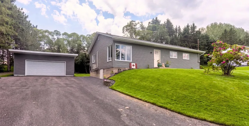 33 Us-1 Frenchville ME 04745