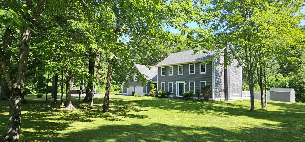 18 Dollis Avenue Vassalboro ME 04989
