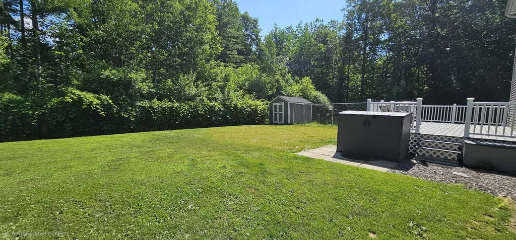 18 Dollis Avenue Vassalboro ME 04989