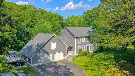 18 Dollis Avenue Vassalboro ME 04989