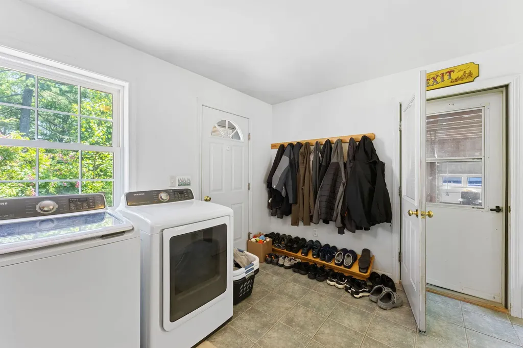 824 Meadow Road Casco ME 04015