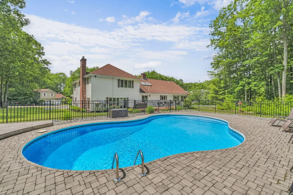 1002 Buck Hill Drive Veazie ME 04401