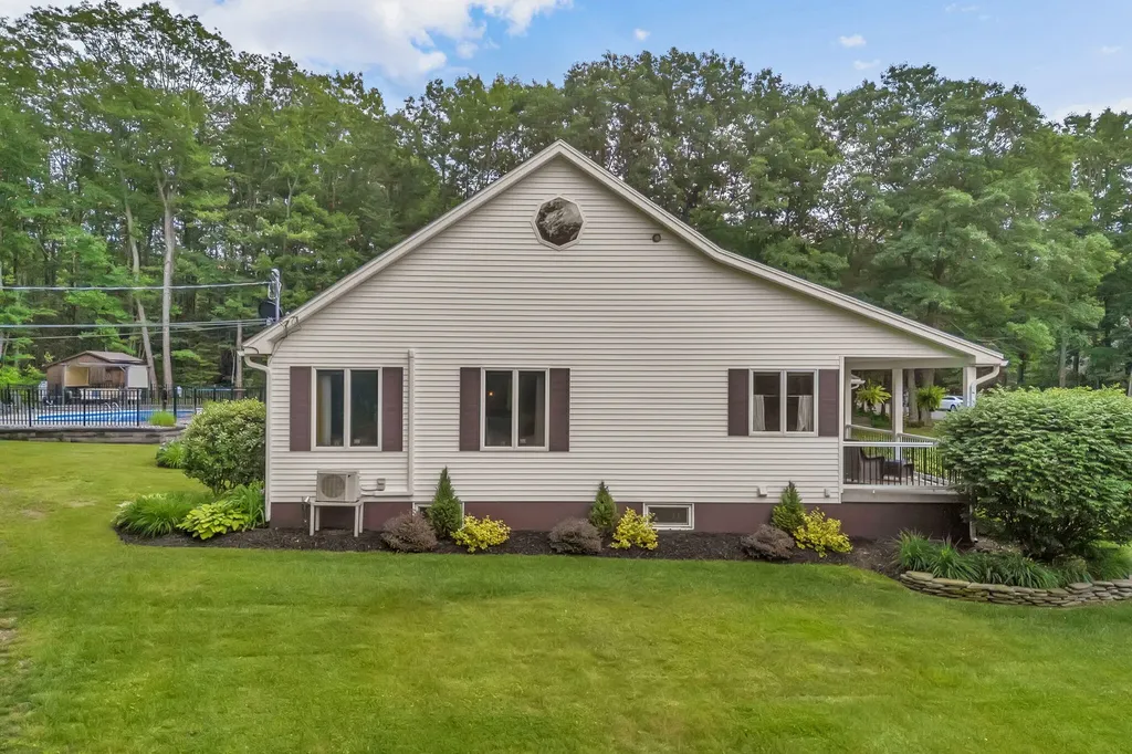 1002 Buck Hill Drive Veazie ME 04401
