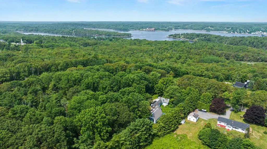 178 Boothbay Road Edgecomb ME 04556