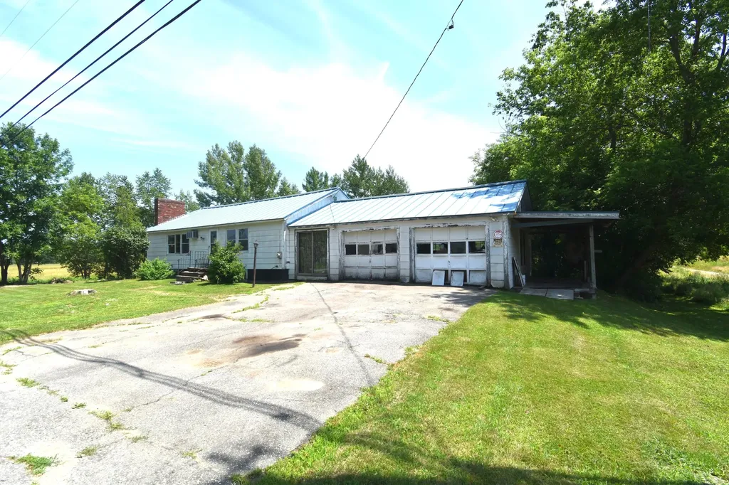 67 Mutton Lane Clinton ME 04927