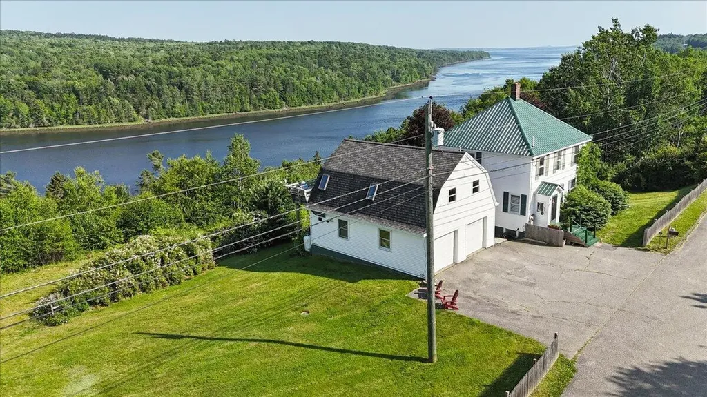 1407 Us Route 1 Prospect ME 04981
