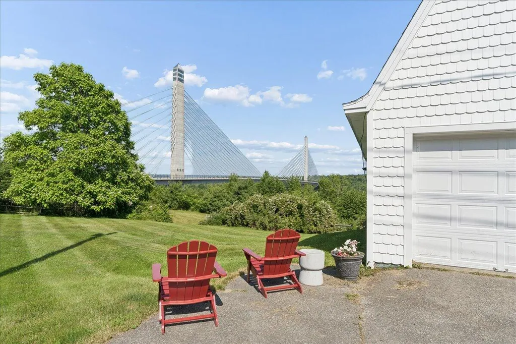 1407 Us Route 1 Prospect ME 04981