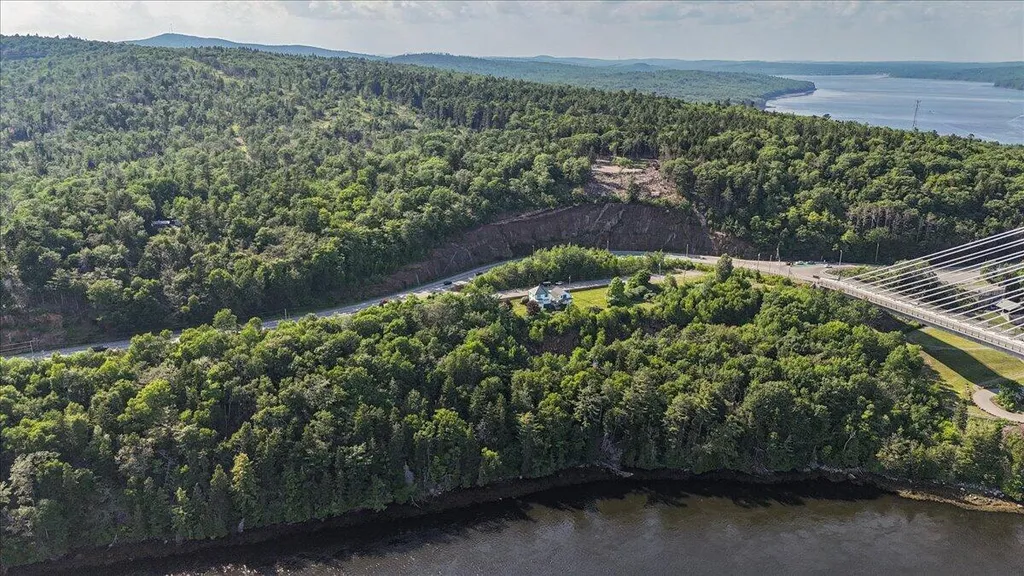 1407 Us Route 1 Prospect ME 04981