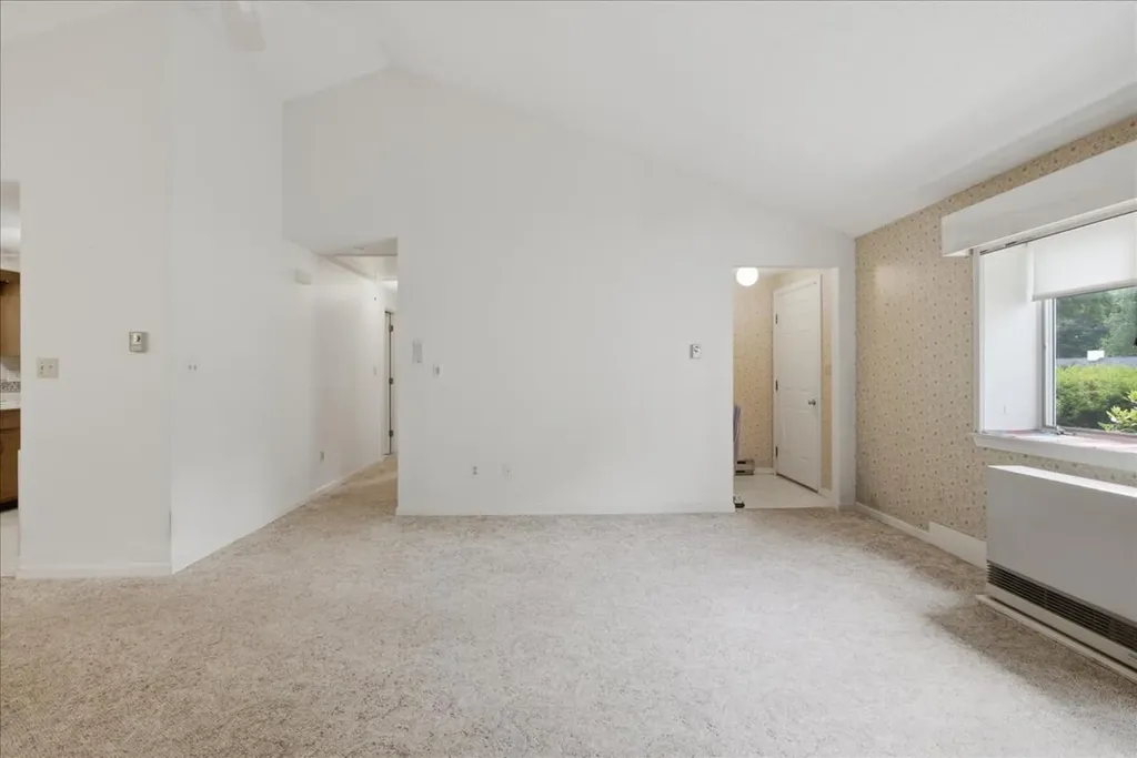 6 Colonial Way Auburn ME 04210