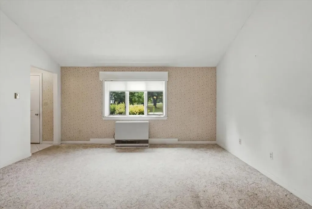 6 Colonial Way Auburn ME 04210