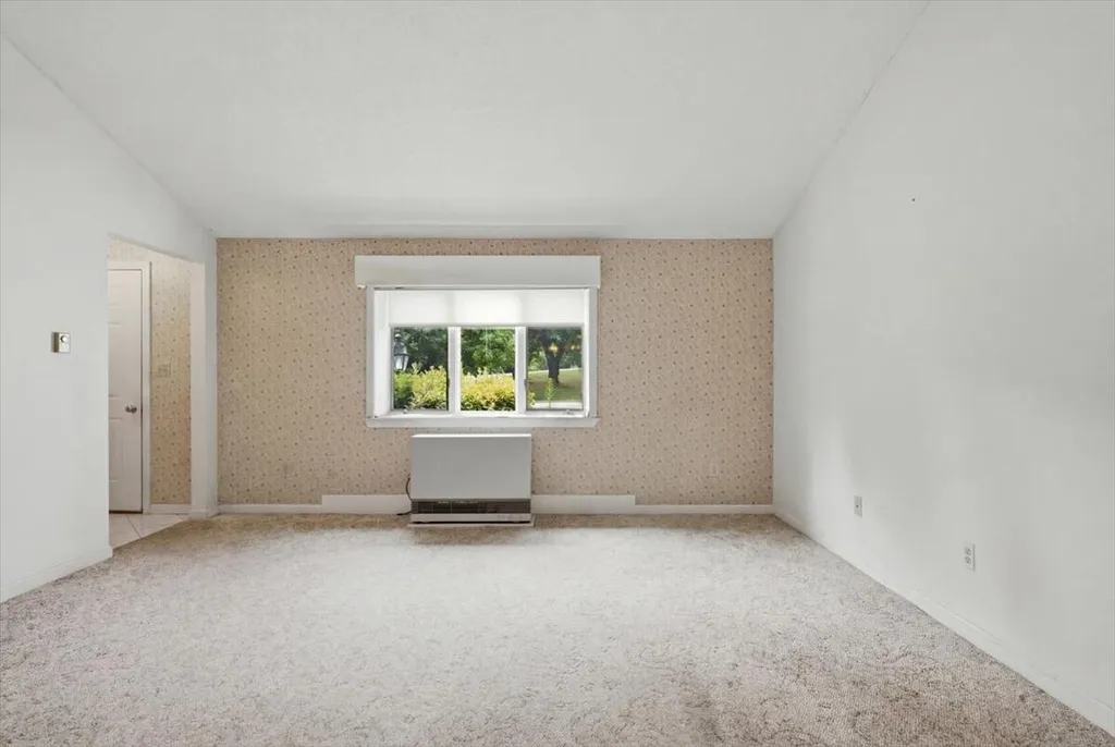 6 Colonial Way Auburn ME 04210