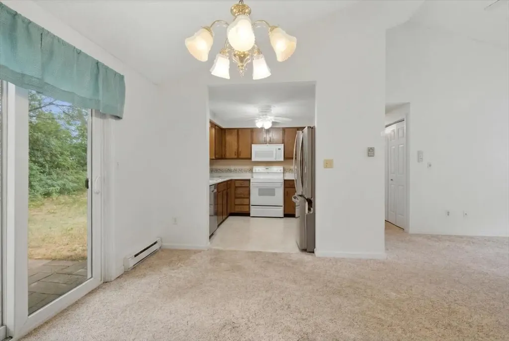 6 Colonial Way Auburn ME 04210