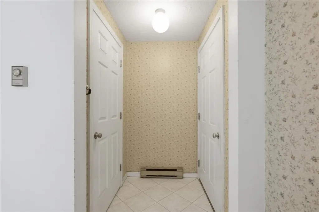 6 Colonial Way Auburn ME 04210