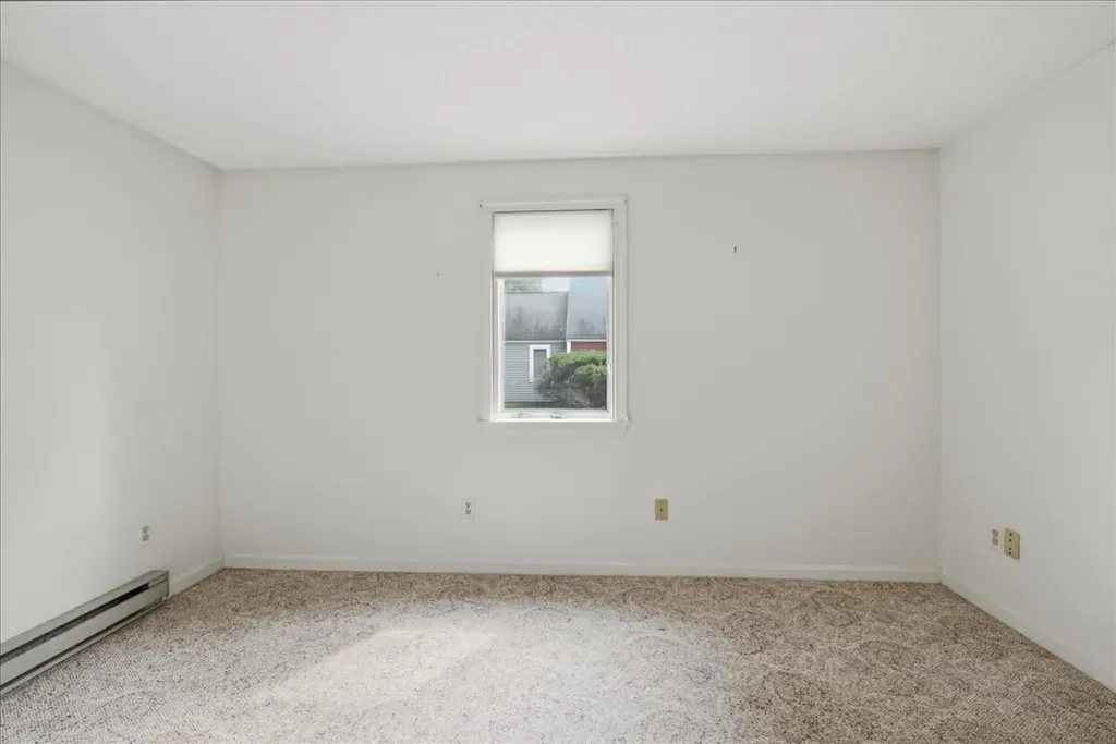 6 Colonial Way Auburn ME 04210
