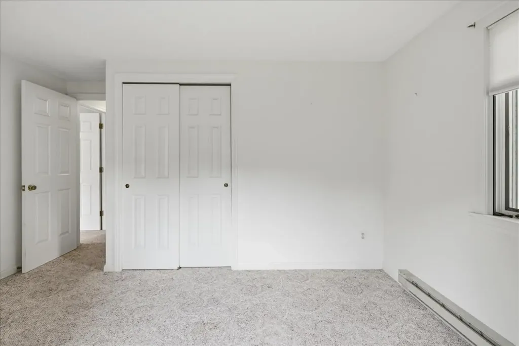 6 Colonial Way Auburn ME 04210