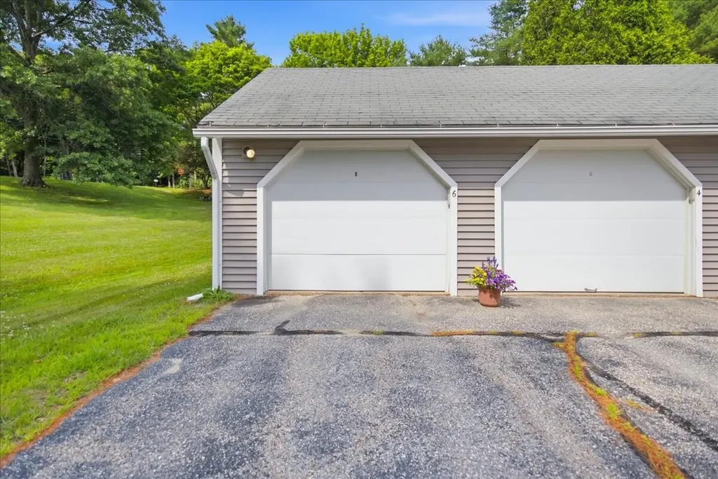 6 Colonial Way Auburn ME 04210